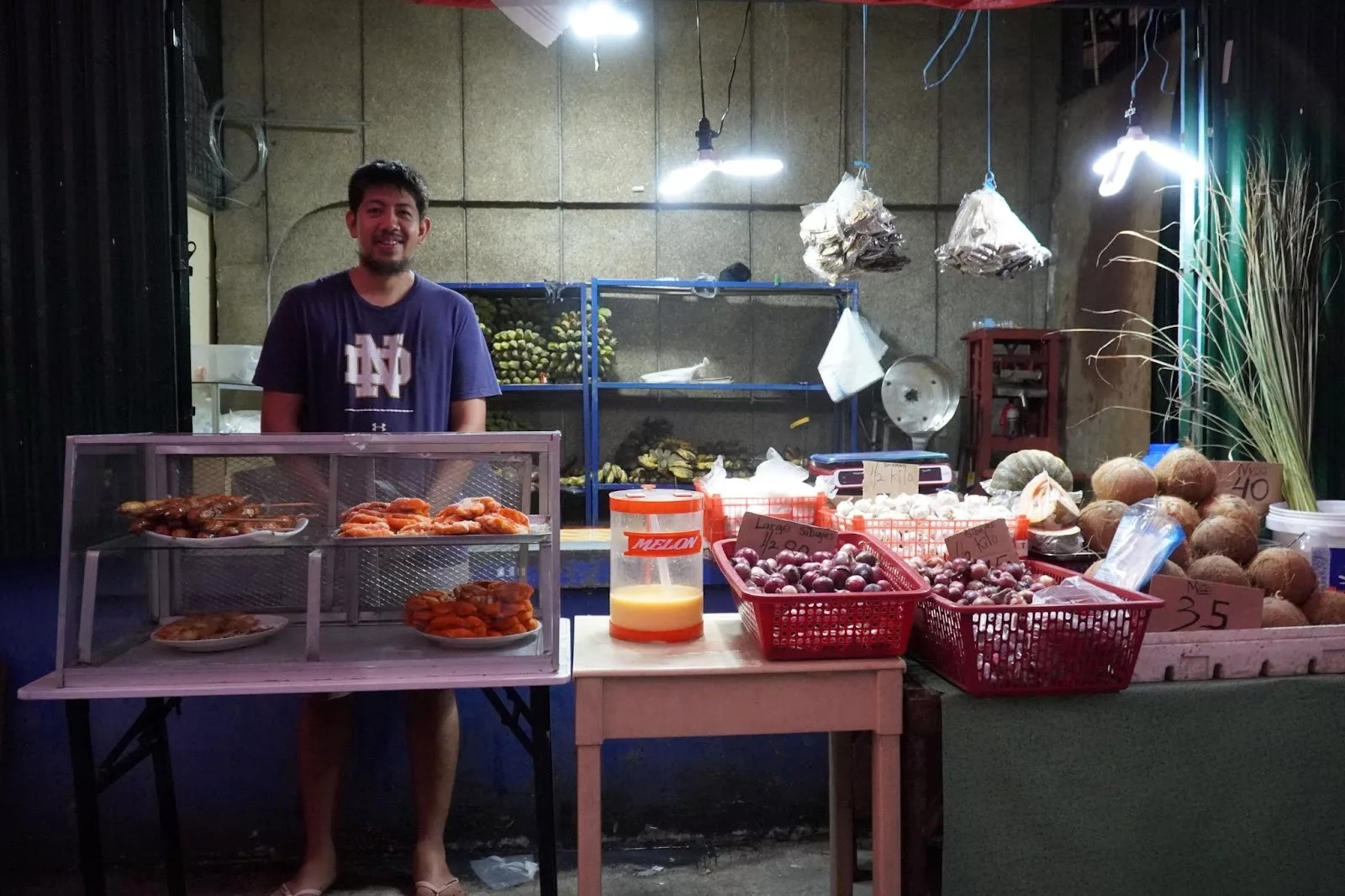 جیمسن ایگوان، فروشنده میوه و سبزیجات از شهر ماکاتی، فیلیپین